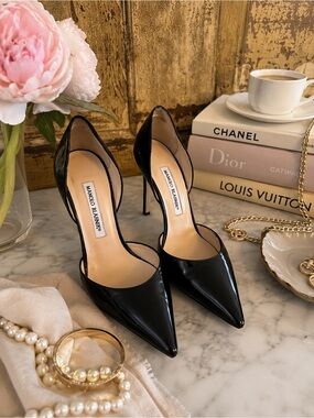 Manolo Blahnik Black Patent Leather D'Orsay Pointed Toe Pumps